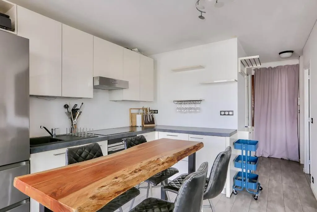 Apartment Appartement Avec Balcon Et Parking A 1Min Du Metro Paris